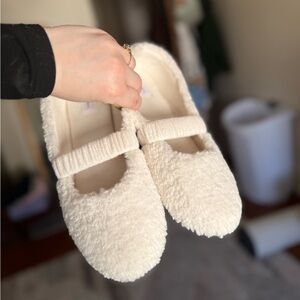 Auden teddy ballet slipper flats / size 8 / cream colored